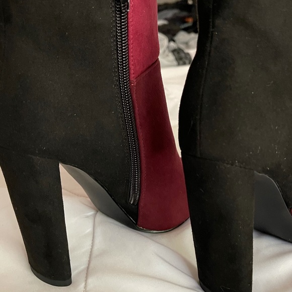 Red and black heeled boots - Picture 4 of 6